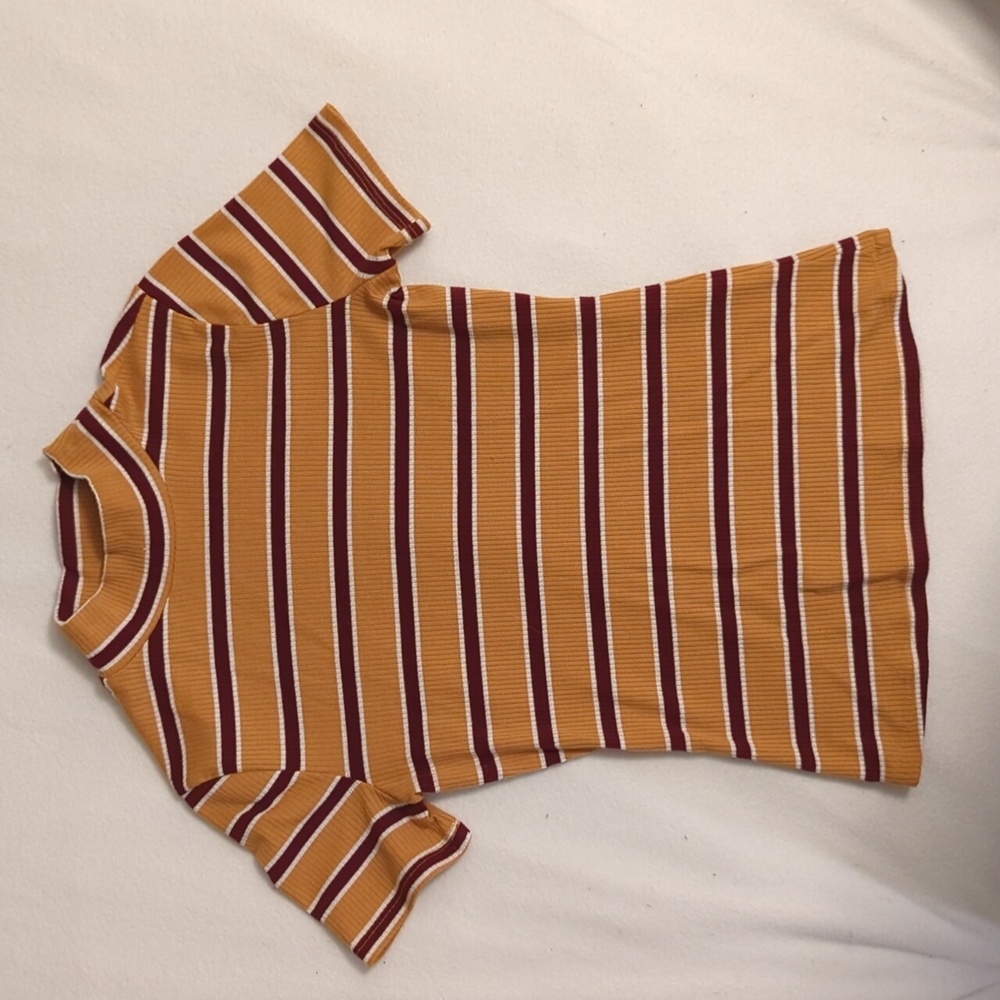 Short sleeve high neck striped shirt